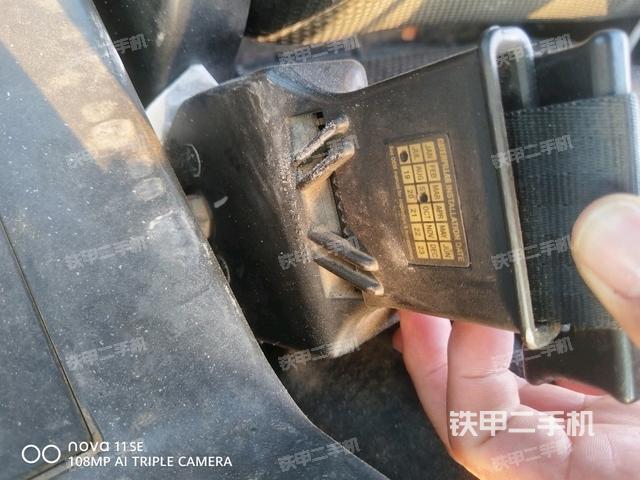 右側(cè)玻璃角標(biāo)（駕駛室部分）