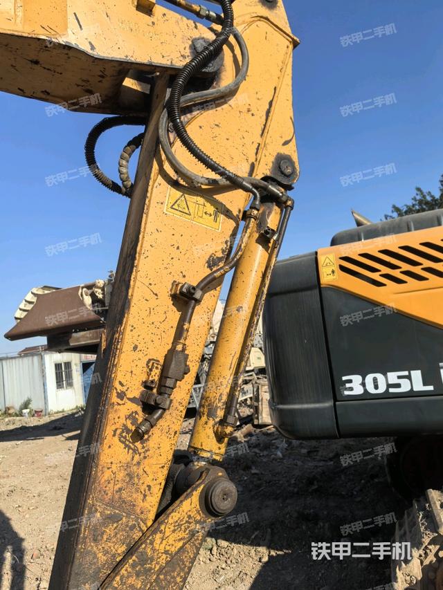 小臂整體左后（工作和回轉裝置）