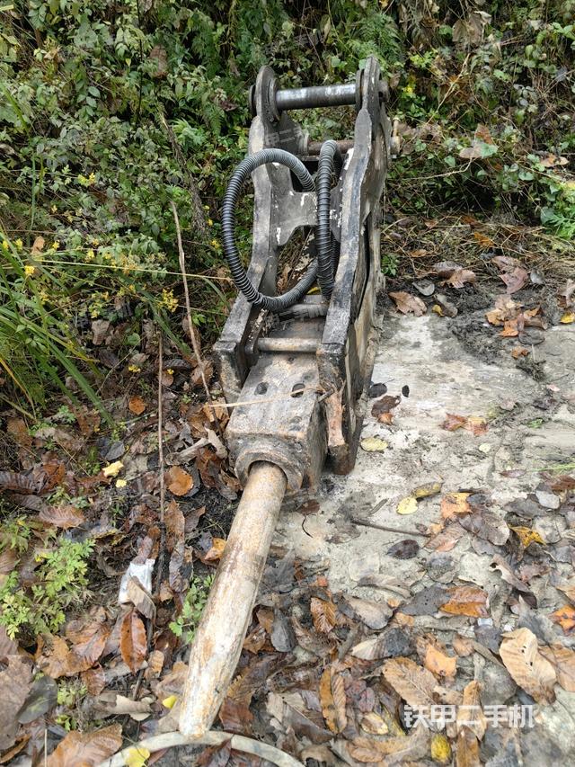 大臂背部俯视（工作和回转装置）