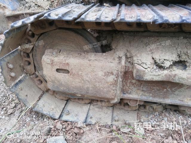 右驅(qū)動輪（行走機(jī)構(gòu)）