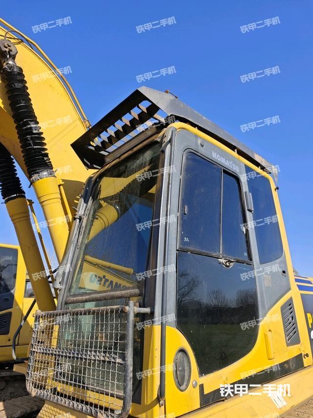 駕駛室頂部（整機外觀）