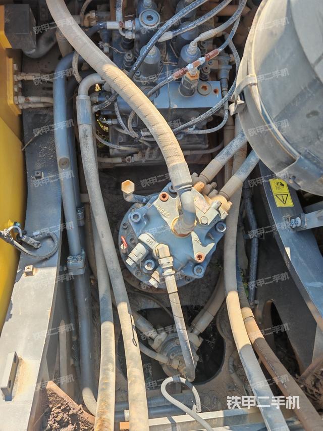 回轉(zhuǎn)馬達(dá)（上車部件）