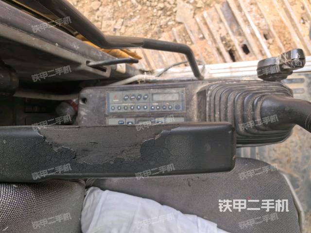 座椅左侧控制台/音响/含左手柄（驾驶室部分）