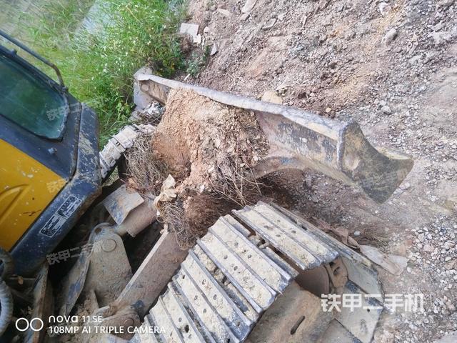 大臂根部?斜（工作和回轉(zhuǎn)裝置）