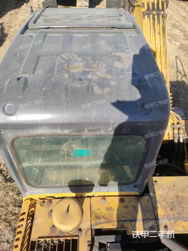 驾驶室顶部（整机外观）