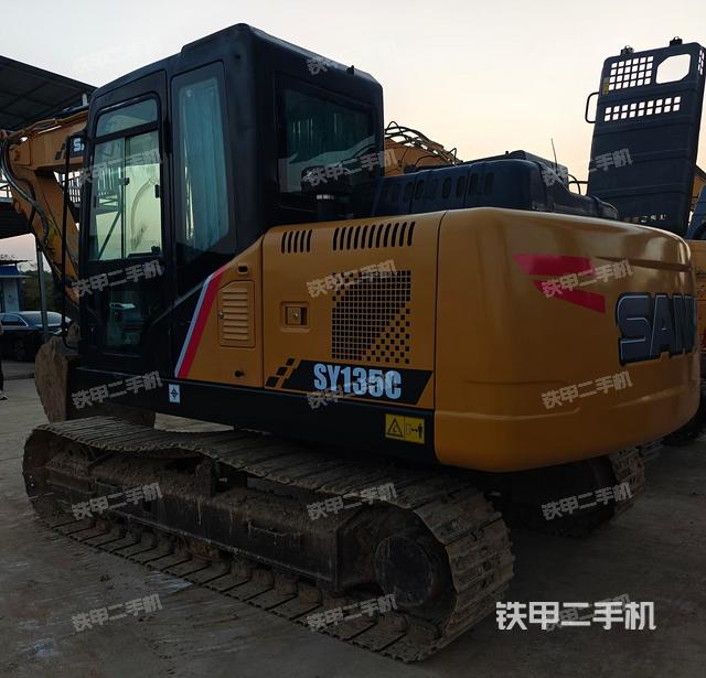 整机右后45°（整机外观）