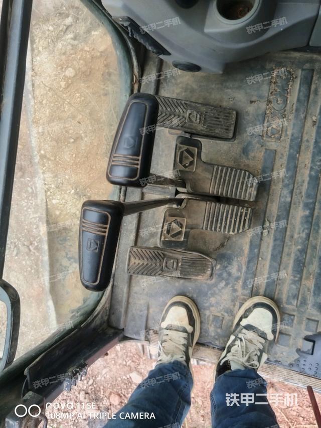 座椅左側(cè)控制臺/音響/含左手柄（駕駛室部分）