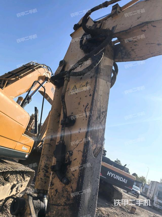 小臂整體右前（工作和回轉裝置）