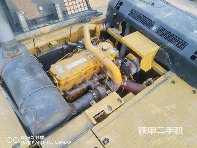 發(fā)動(dòng)機(jī)室（上車部件）