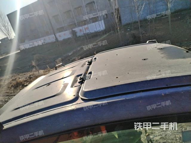 驾驶室顶部（整机外观）