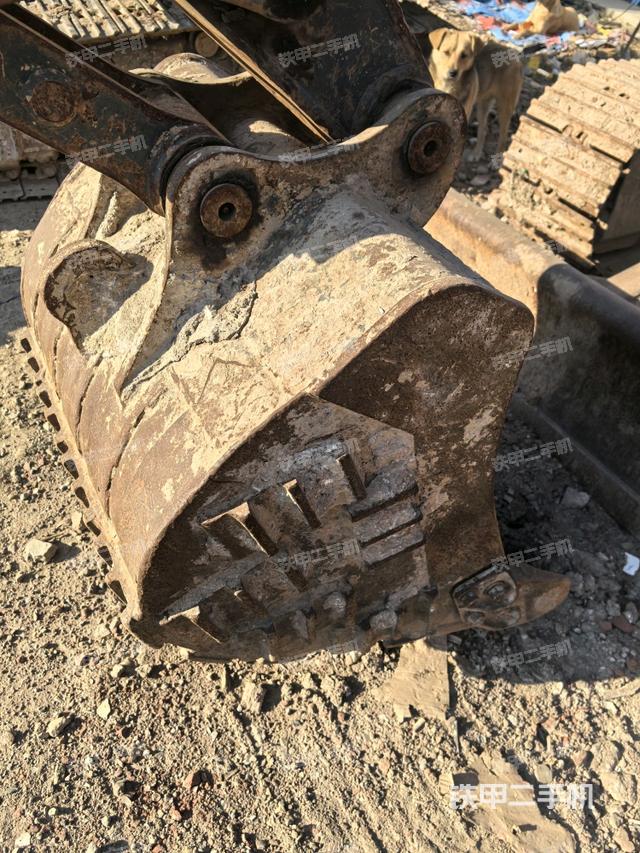 鏟斗右后整體（工作和回轉(zhuǎn)裝置）