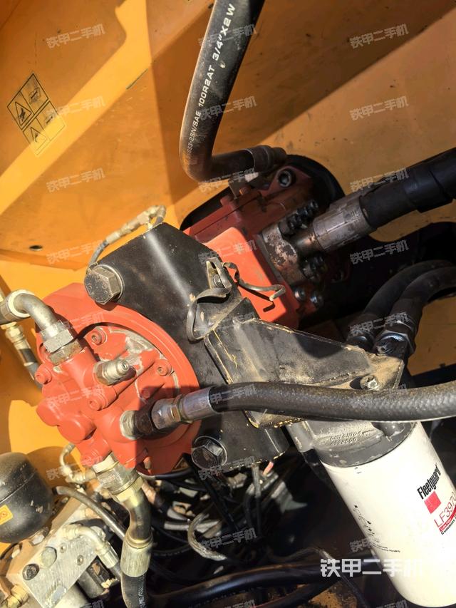 液压泵斜45 左（大件舱室）