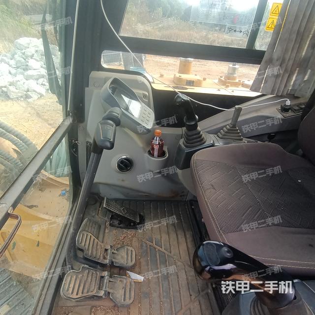 驾驶室整体（整机外观）