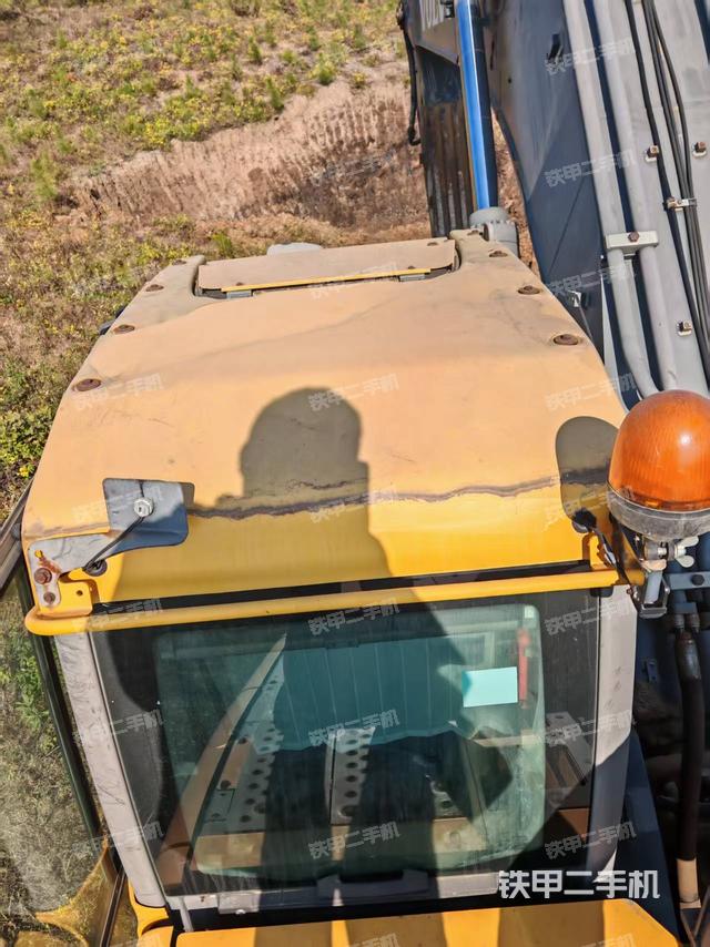 駕駛室頂部俯視（上車部件）