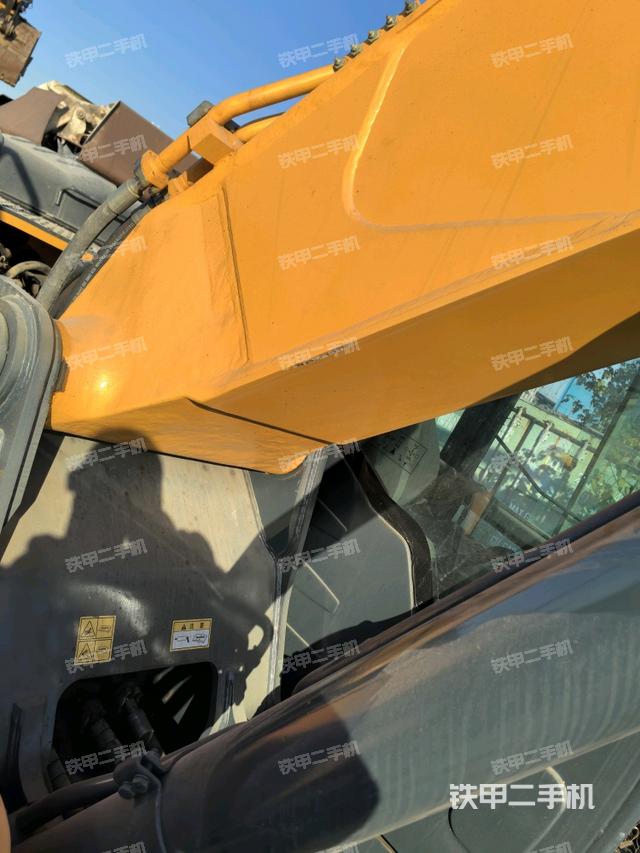 大臂根部 斜视（工作和回转装置）