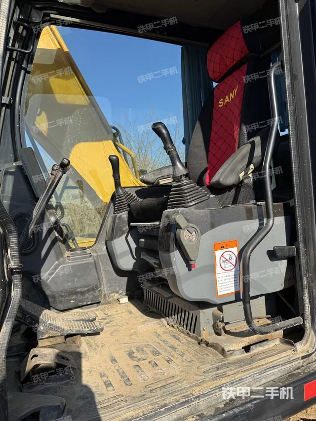 驾驶室整体（整机外观）