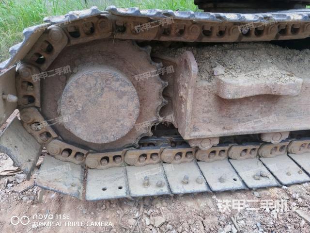 左驅(qū)動輪（行走機(jī)構(gòu)）