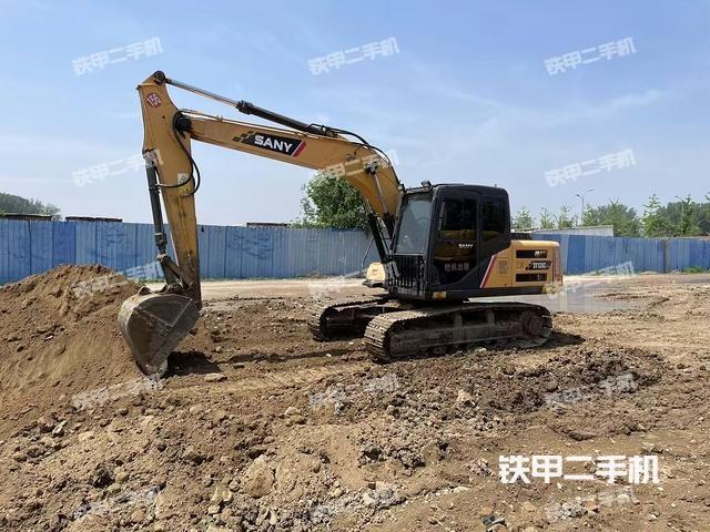 駕駛室頂部（整機外觀）