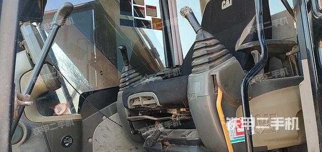 駕駛室整體（整機(jī)外觀(guān)）