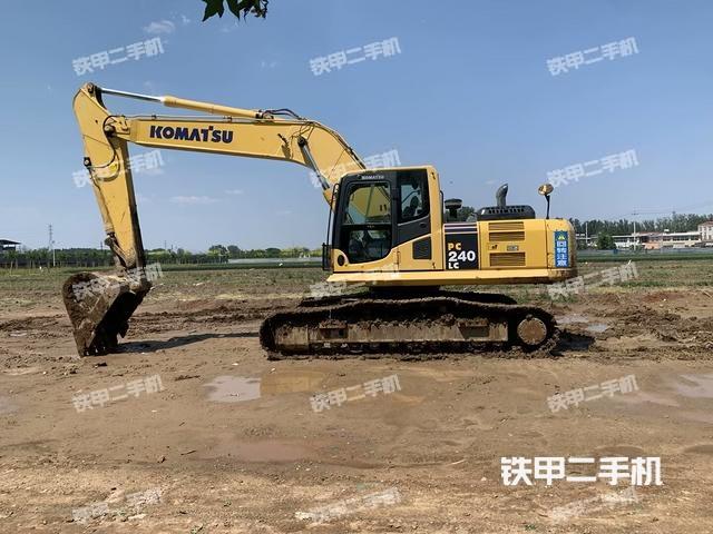 小松PC240LC-8M0挖掘機(jī)