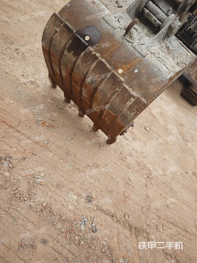 駕駛室整體（整機(jī)外觀）