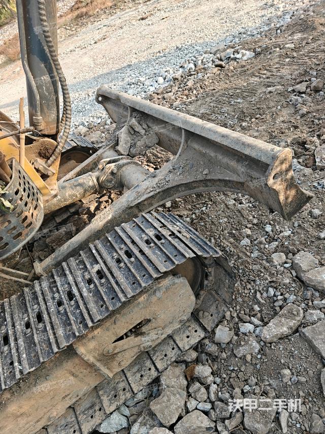 右驅(qū)動(dòng)輪（行走機(jī)構(gòu)）