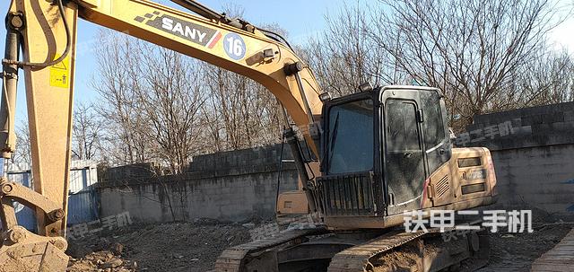 三一重工SY135C挖掘机