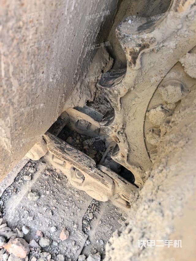 右驱动轮（行走机构）