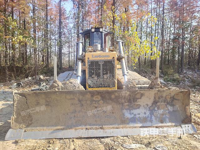 整机左侧（设备外观及核心部件）