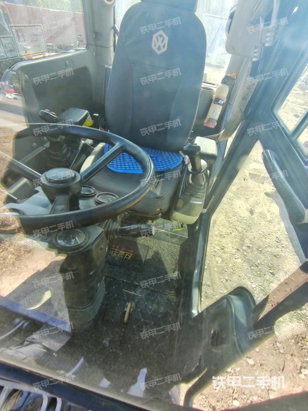 驾驶室整体（整机外观）