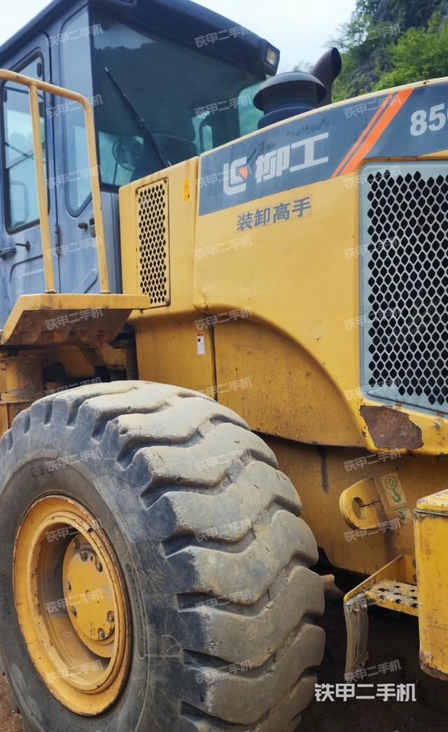 发动机左侧（整机外观及大件）