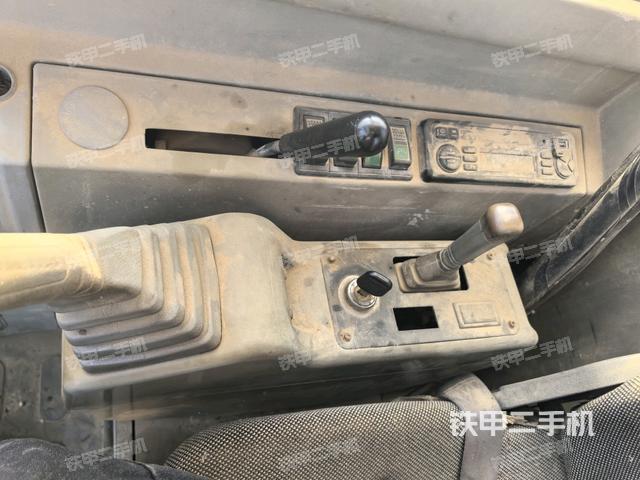 座椅左側控制臺/音響/含左手柄（駕駛室部分）