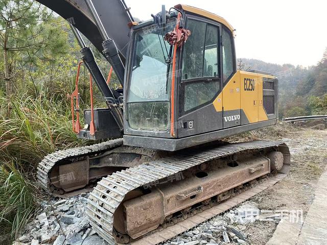 沃尔沃EC200 CN4国四挖掘机