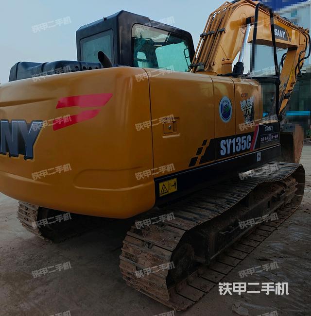 三一重工SY135C挖掘机