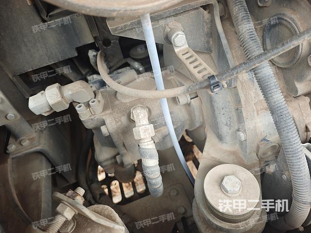 液壓泵艙室正面整體（整機(jī)外觀）