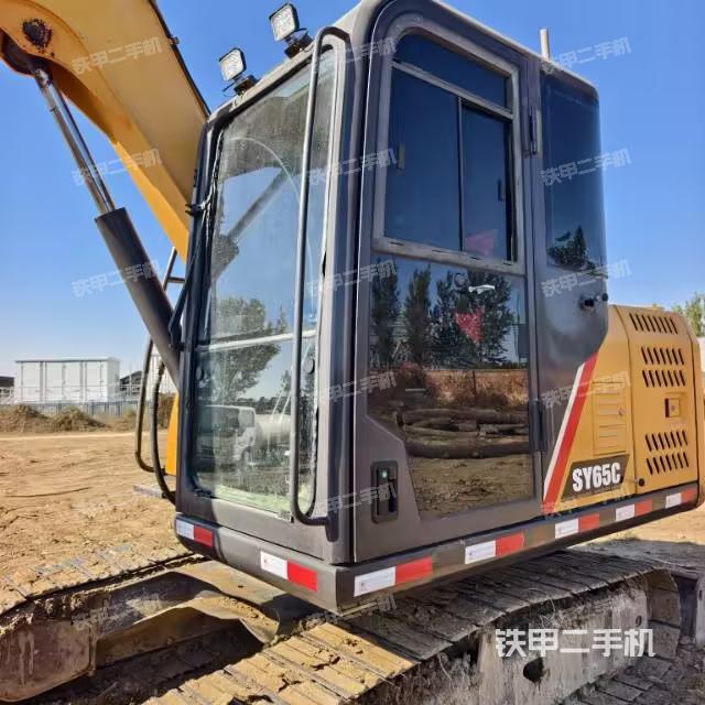 駕駛室整體（整機外觀）