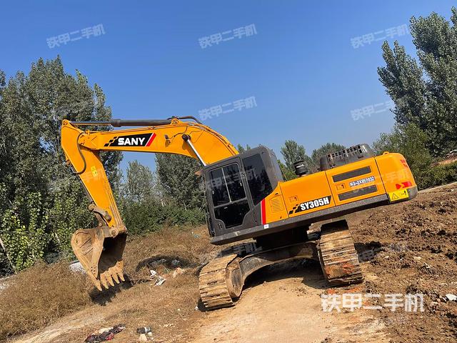 三一重工SY305C挖掘机