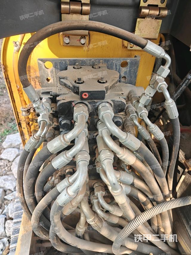 回轉(zhuǎn)馬達(dá)（上車部件）