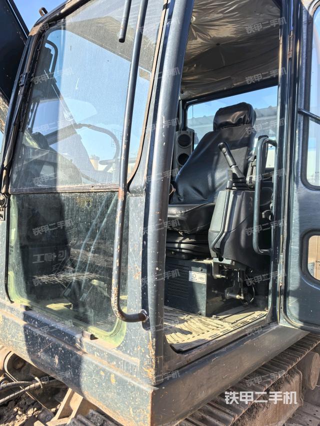 ?駕駛室正側(cè)（駕駛室部分）