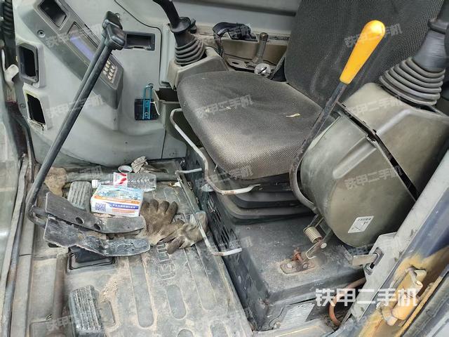  驾驶室正侧（驾驶室部分）