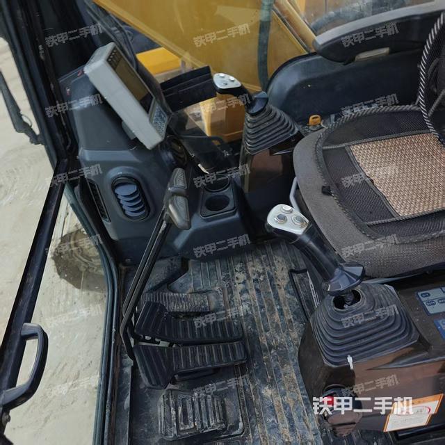 驾驶室整体（整机外观）