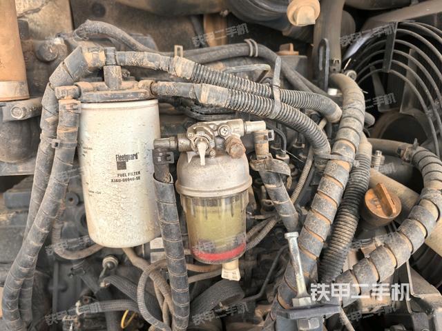 發(fā)動(dòng)機(jī)室（上車(chē)部件）