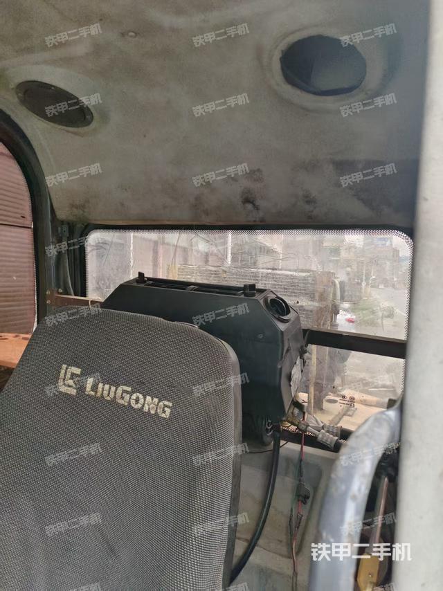 顶棚整体（驾驶室部分）