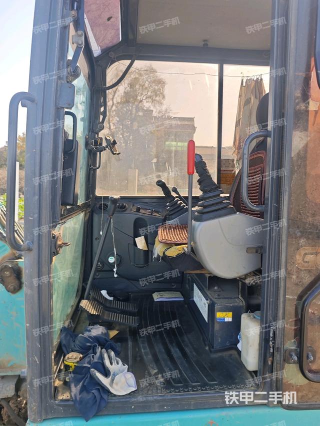 顶棚整体（驾驶室部分）