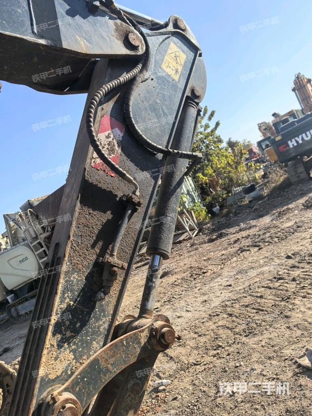 小臂整體左后（工作和回轉(zhuǎn)裝置）