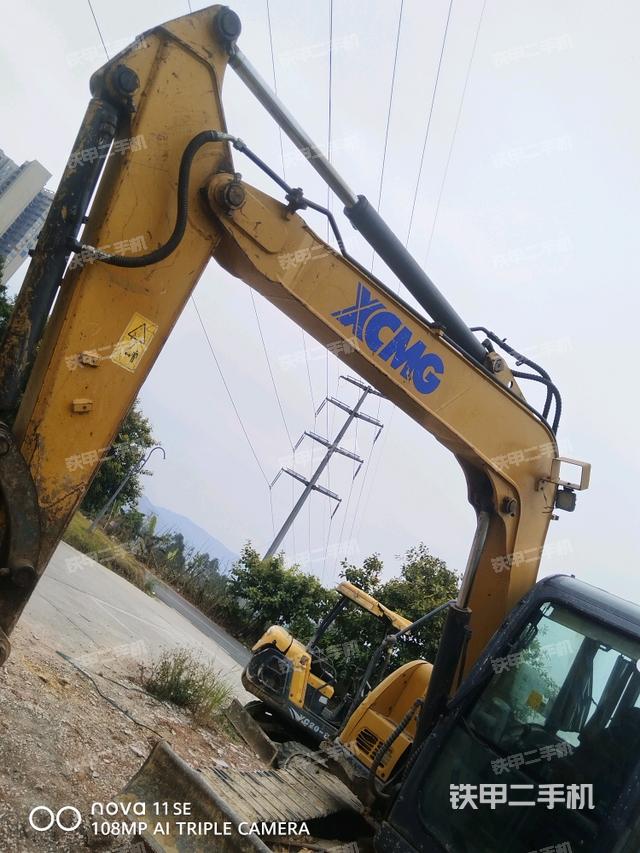 轉(zhuǎn)盤和下車架正前（工作和回轉(zhuǎn)裝置）