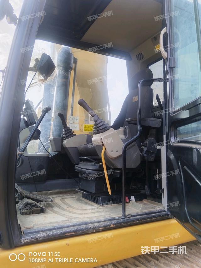 駕駛室整體（整機(jī)外觀）