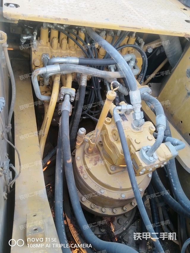 駕駛室頂部俯視（上車部件）