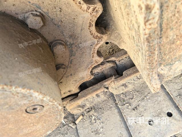 右驅(qū)動(dòng)輪（行走機(jī)構(gòu)）