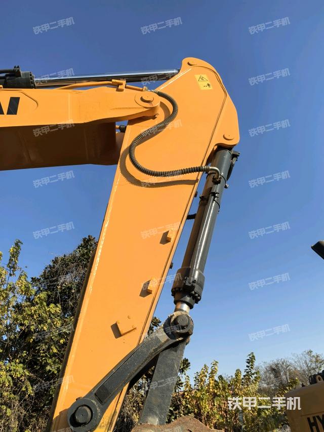 小臂整体左后（工作和回转装置）